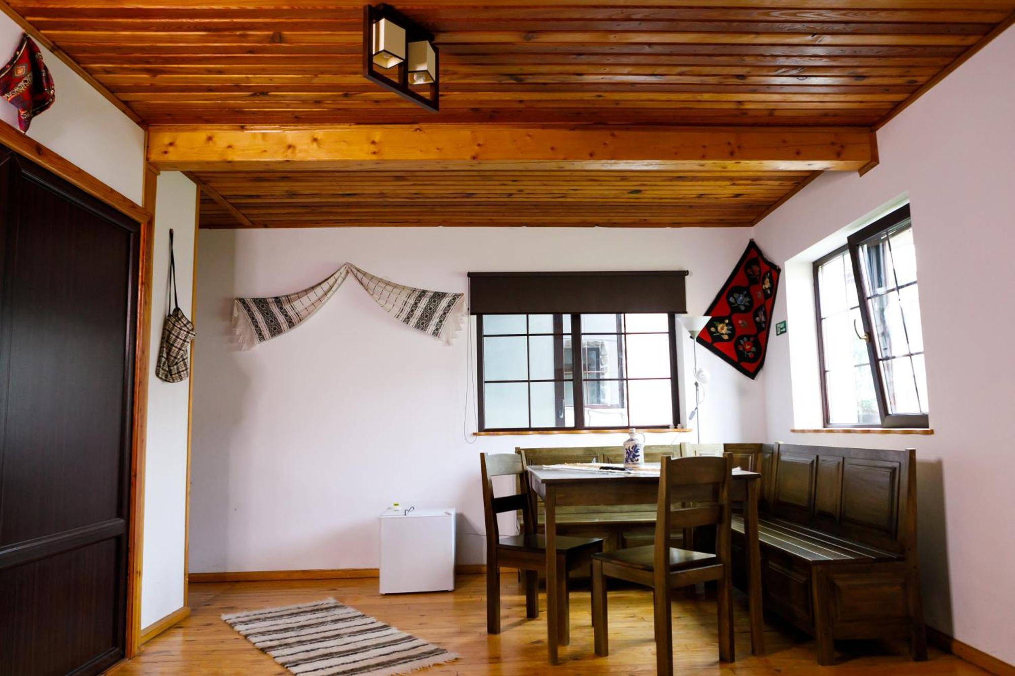 Hotel Domeniul Roa à Avrig Extérieur photo